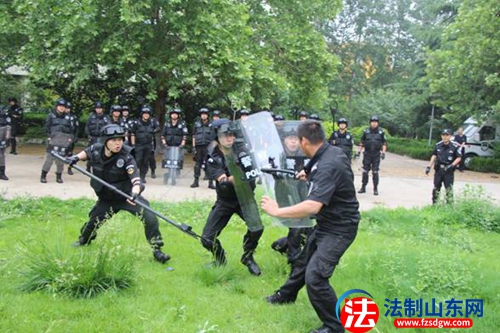 潍坊公安：特警支队以四大队三个“紧扣”为抓手，抓好春训实战大