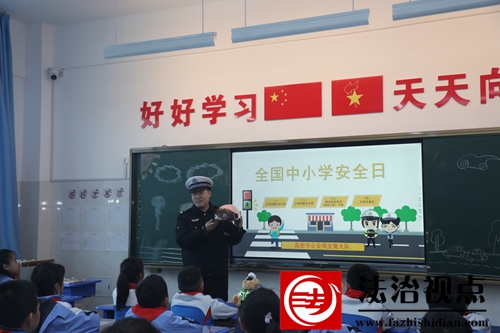 图一：有哪位同学知道头盔的正确佩戴方法？.JPG