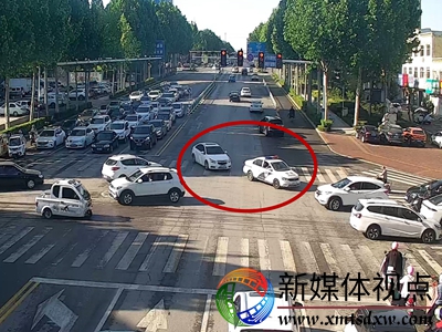 图一：在保证安全情况下，警车引导逆行行驶.jpg