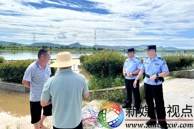 8月6日，枣庄市公安局山亭分局店子派出所民辅警深入辖区沿河区域开展巡查宣防，切实筑牢防溺水“安全堤”。.jpg