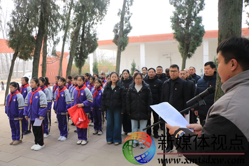 国家公祭日小学活动 烈士陵园 036.JPG